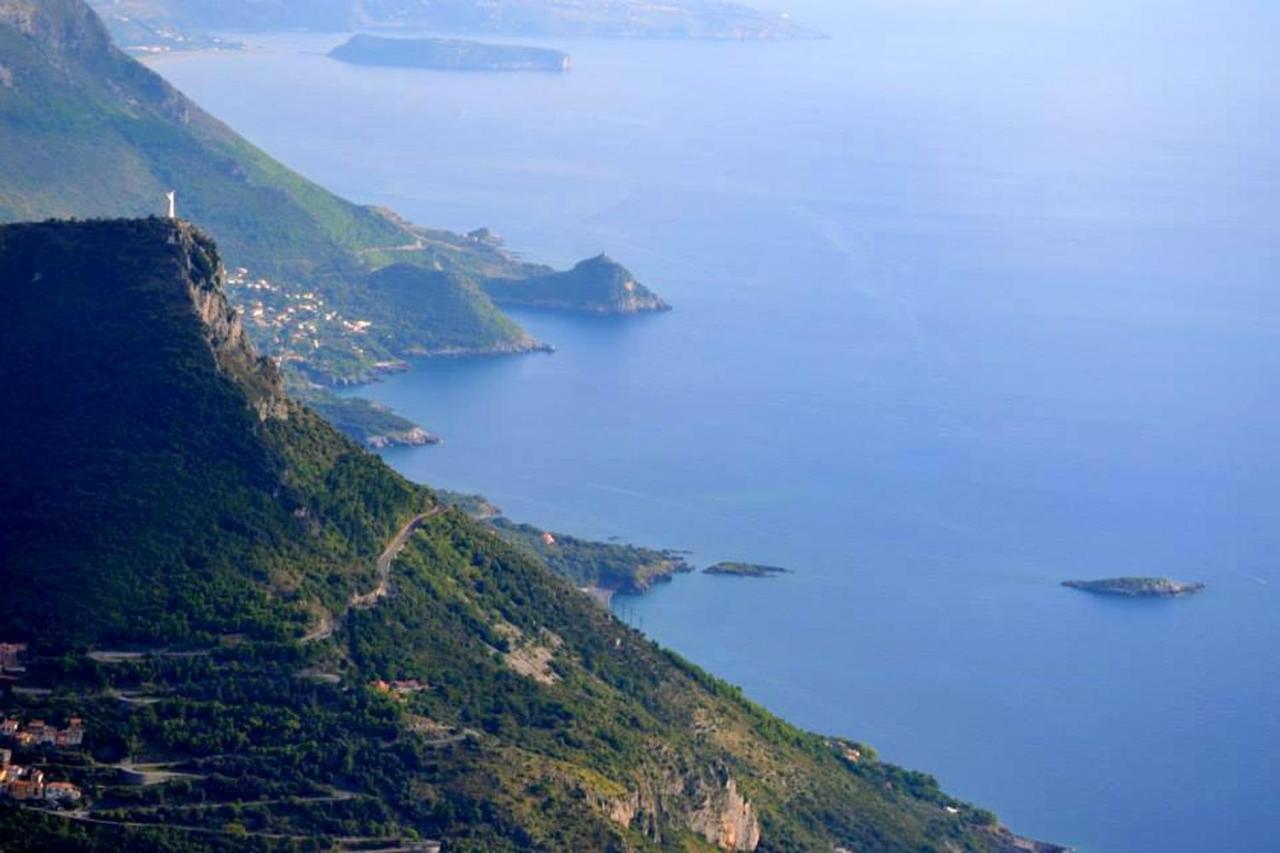 Comfortable Apartment In Maratea With Sea View 95 M² + Parking エクステリア 写真